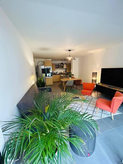 קונקרנו L'Hermine Terrasse Et Parking, 500 Plage מראה חיצוני תמונה